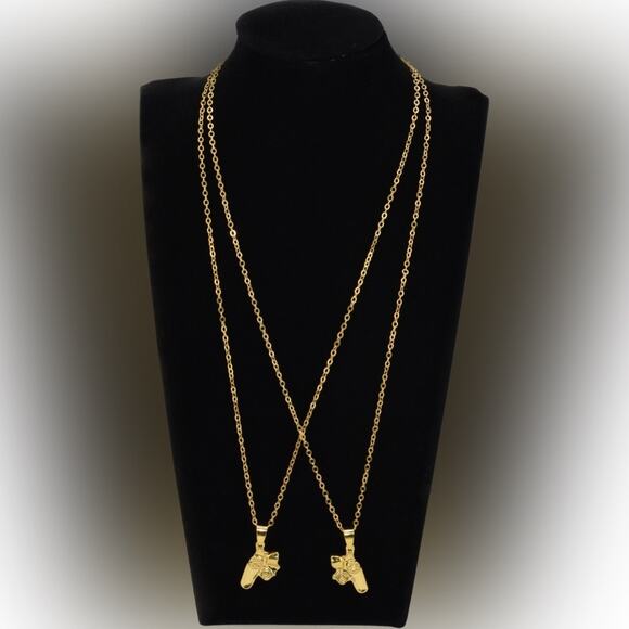 Video Game Controller Magnetic Friendship/Relationship Necklaces - Set of 2. New - Picture 3 of 4